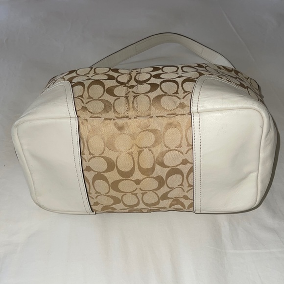 Coach Hadley signature duffle bag/wrist bag. Medium size - Picture 2 of 16